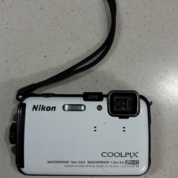 니콘 쿨픽스 aw100 화이트