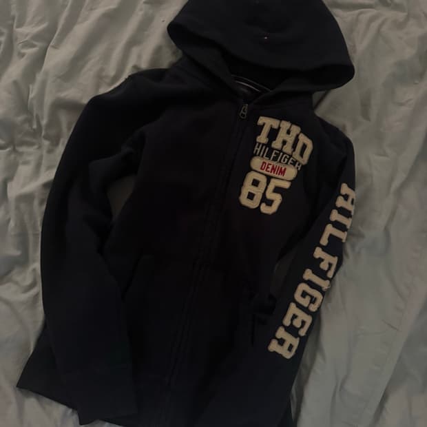 타미힐피거 화이트 패치 후드집업