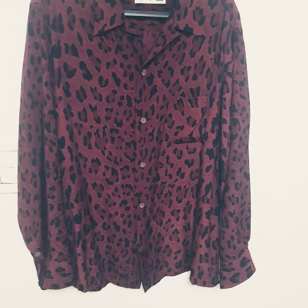와코마리아 버건디 레오파드셔츠