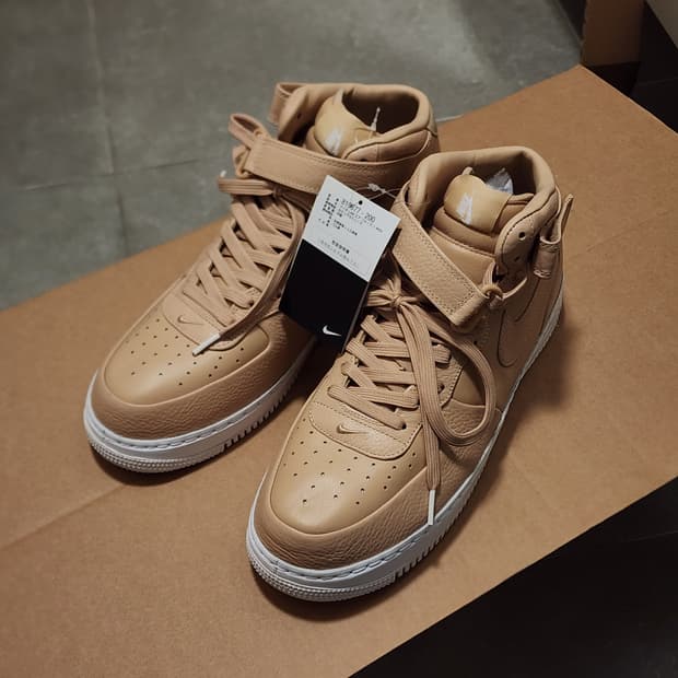 나이키랩 에어포스원 미드 바체타 탠