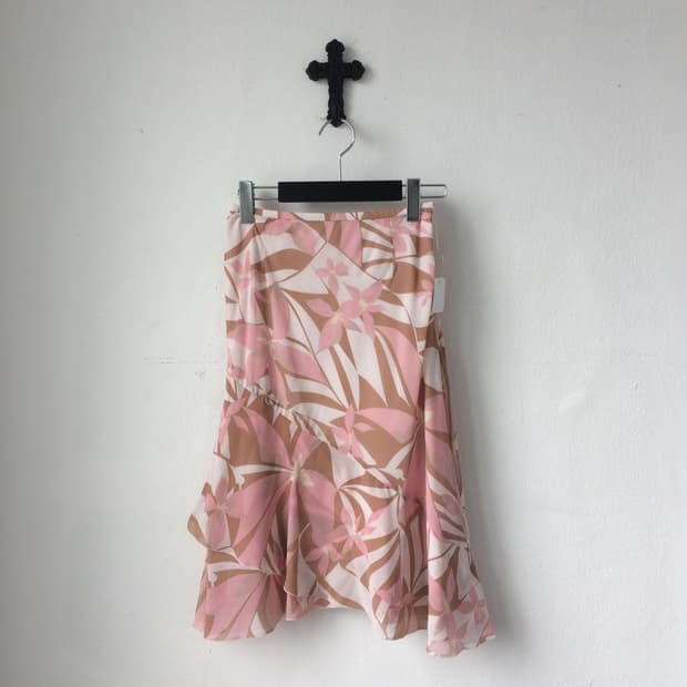 Flower pattern unbalanced midi skirt