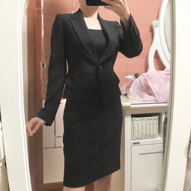 새제품ㅡ 미니멈 블랙 투피스 스커트정장 55/스커트는 수선필요