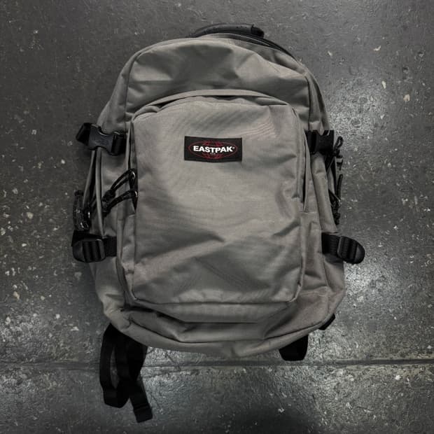 이스트팩 백팩