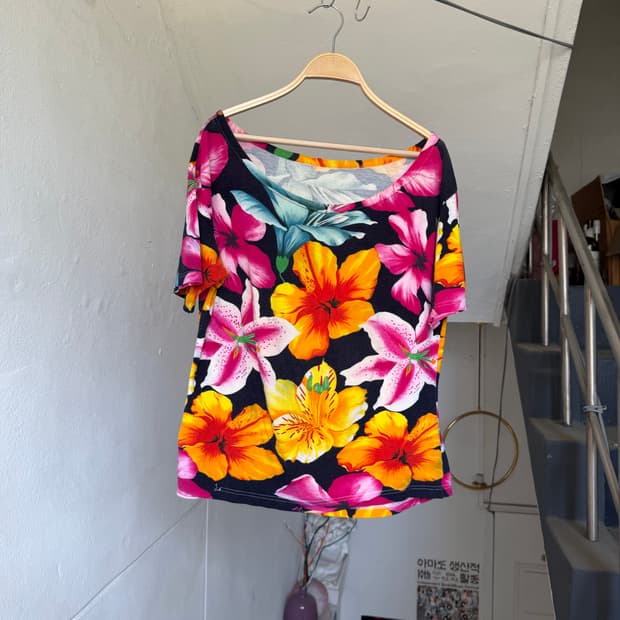 하와이안 플라워 오프숄더