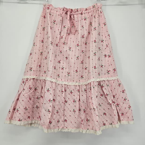 사랑스러운 꽃무늬 미디 스커트