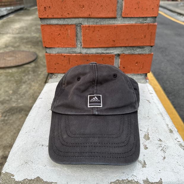 00's adidas cap