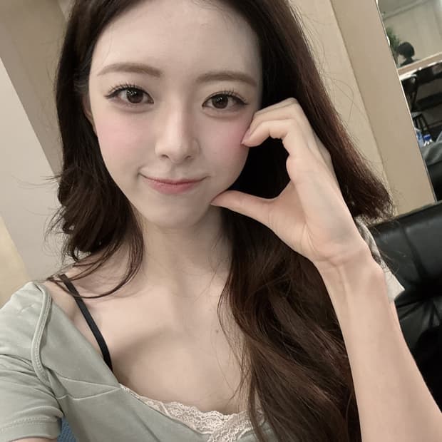 유나 착용 2000아카이브스 Reya lace top