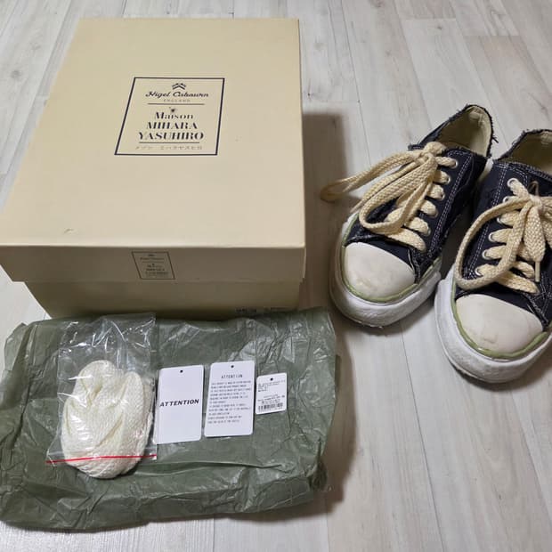 메종 미하라 야스히로 x 나이젤 카본 로우 컷 스니커즈 다크 네이비 41