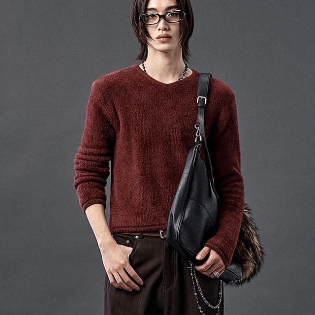 알렌느x헬렛 샤기 크롭 브이넥 니트 버건디