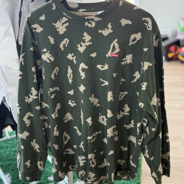 FW21 슈프림 러시안 카모 스몰 박스 로고 롱슬리브 티셔츠 올리브 L