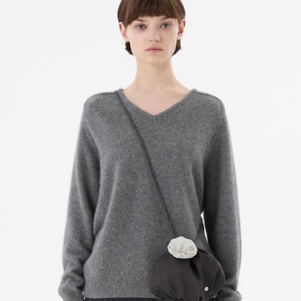 RACOON V-NECK KNIT