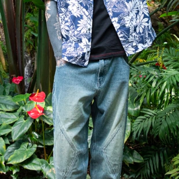 엑스톤즈 백 밴딩  다이아 절개 데님팬츠
 L