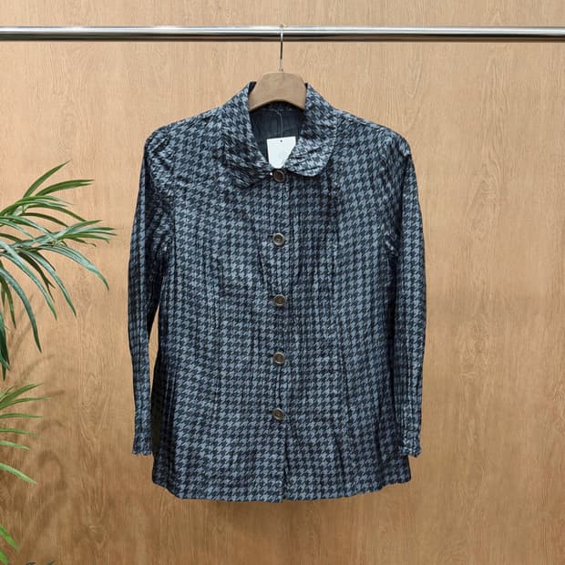 JPN 셔츠 블라우스 라운드 카라 하운드투스 패턴 디테일 레귤러핏 차콜