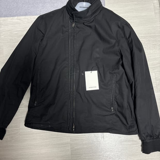 해칭룸 Diagonal Zip Jacket V2 Black
