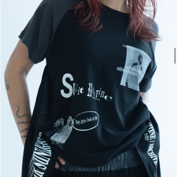 캐쥬얼 매뉴얼 그래픽 하이브리드 홀터 티셔츠 블랙