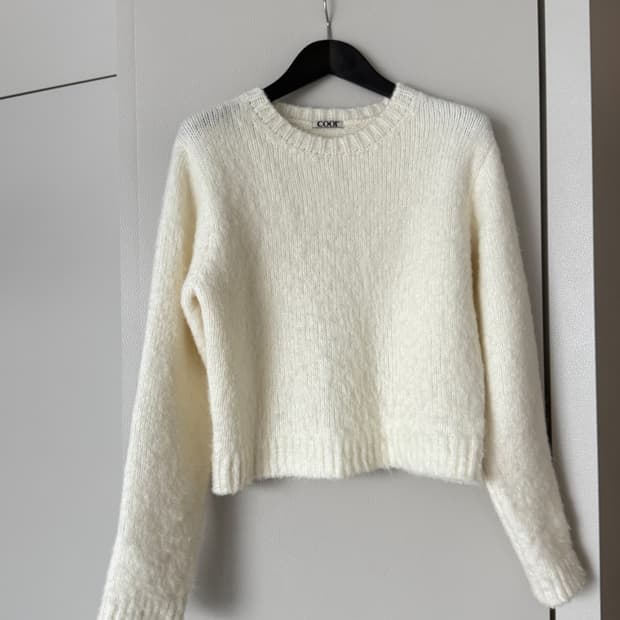 🖤 쿠어(COOR) 알파카 라운드 니트