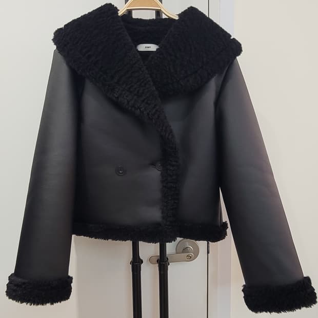 ZISBY 빅카라 세일러카라 블랙 무스탕 자켓 55~66