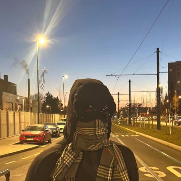 C.P 컴퍼니 고글 후드 집업 m사이즈 판매합니다