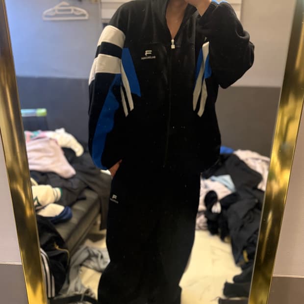 발렌시아가 트랙수트