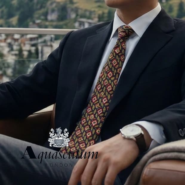 아쿠아스큐텀 네이비 올리브 패턴 넥타이 9.6cm A+등급 K2598