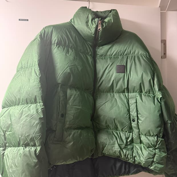 아더에러 크롭 패딩 a2사이즈