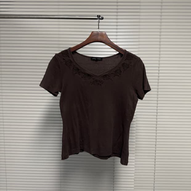laura ashley 티셔츠