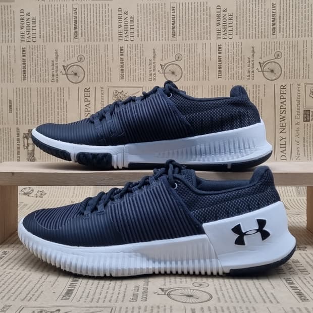 언더아머 얼티메이트 스피드 운동화 250