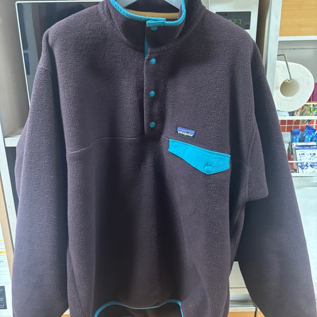 파타고니아 신칠라 스냅티 플리스 풀오버 옵시디안 플럼