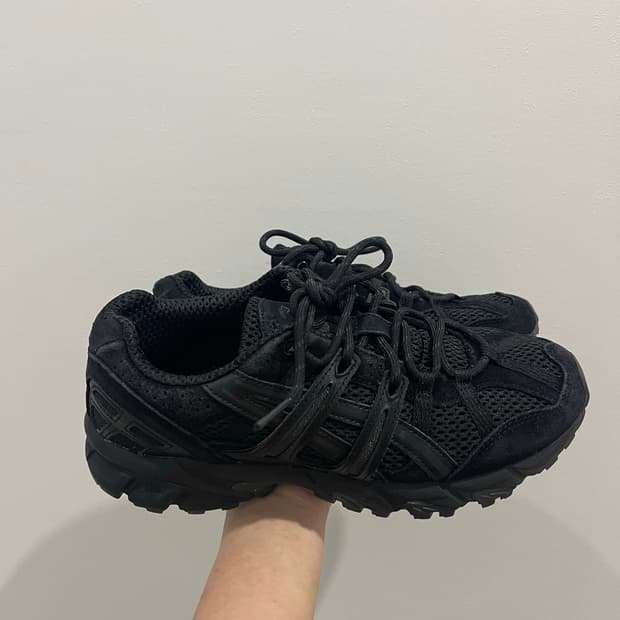 Asics 아식스 젤 소노마 올블랙 스웨이드 245mm