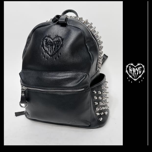 Kry clothing 크라이 스터드 백팩 블랙 지뢰계 양산형