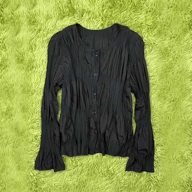 이세이 미야케 FETE 도트 스팟 플리츠 블라우스