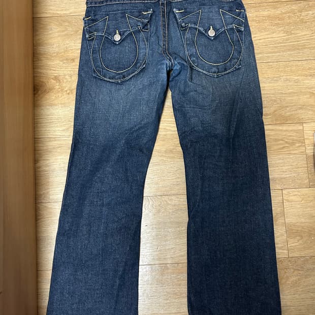 트루릴리젼 부츠컷 진 (31)