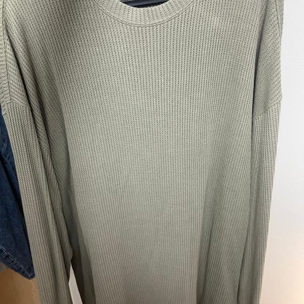 언타이틀드아이딜 롱슬리브