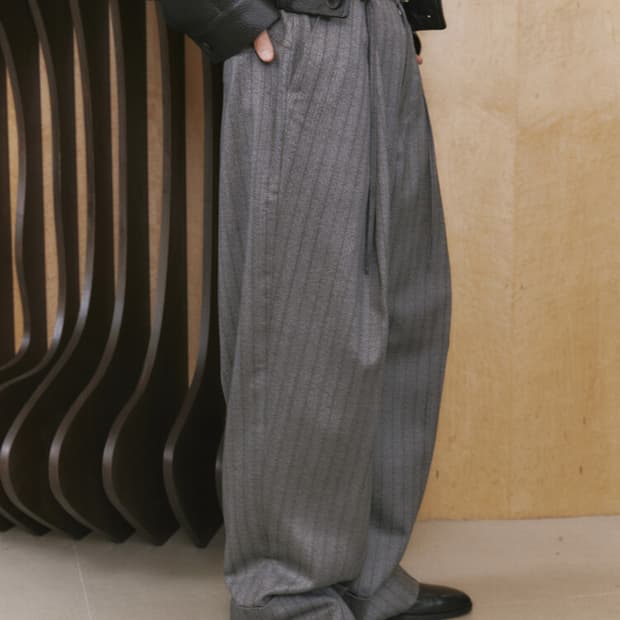 (1, 초판 명작) 웨이비니스 딥원턱 턴업 슬랙스 그레이 스트라이프