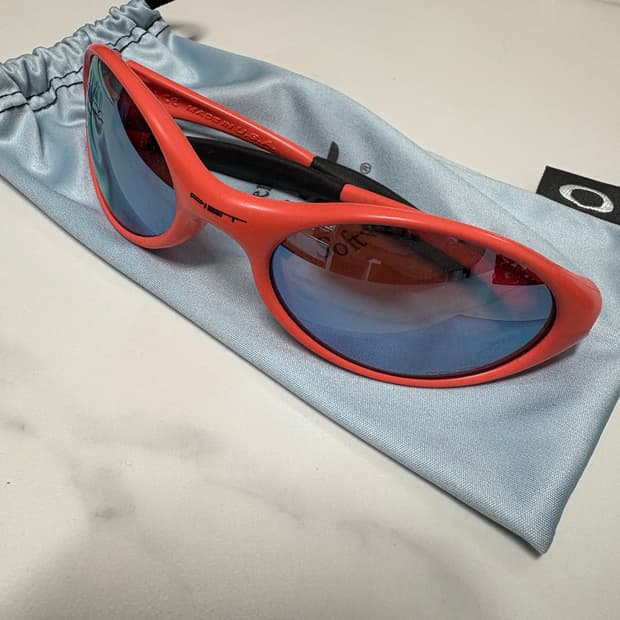 피에트x오클리 아이자켓 