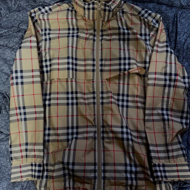 버버리 바람막이