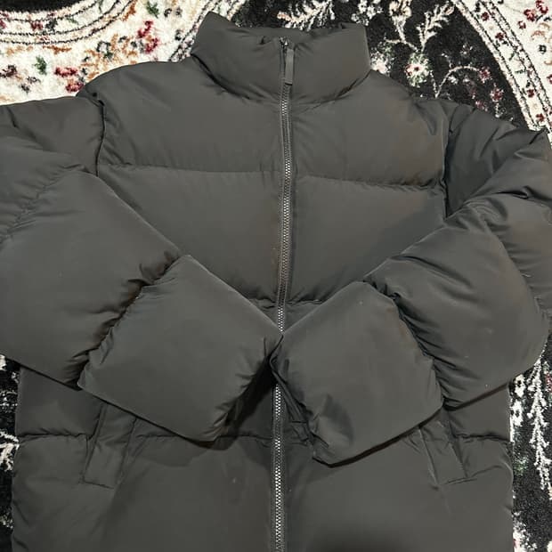 무신사 스탠다드 다운 푸퍼 립스탑 숏패딩