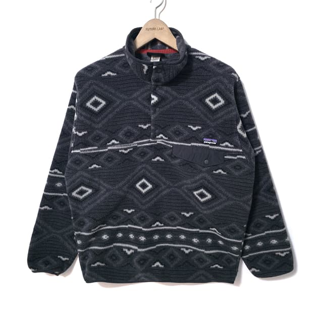 [S] 파타고니아 신칠라 프린티드 스냅티 아이오타 블랙