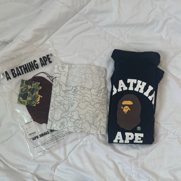 베이프 컬리지 로고 반팔