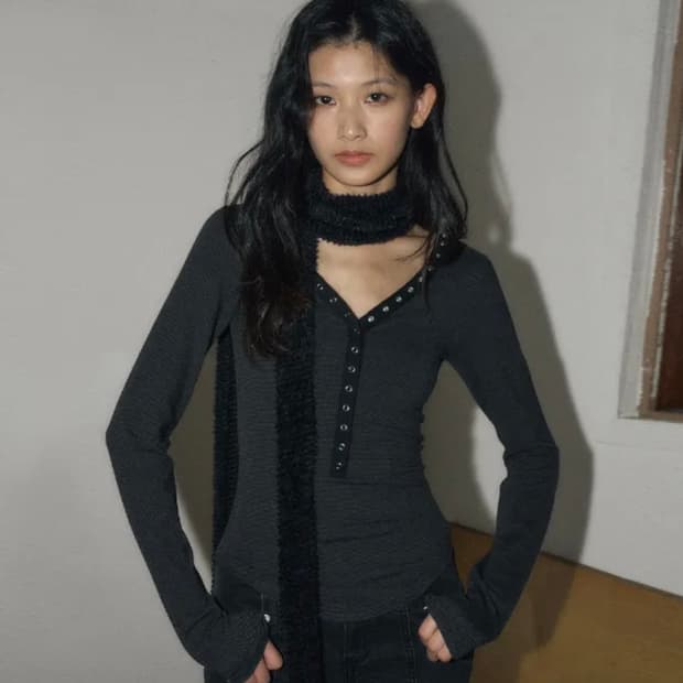 헬레네파리스 스냅 네크라인 롱 슬리브 [틴 블랙]