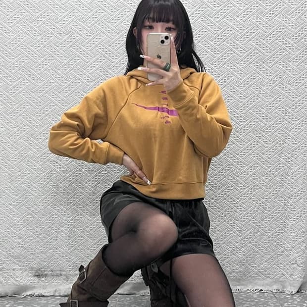 나이키 올드스쿨 레트로 Y2K 스우시 크롭 후드티 M C11144