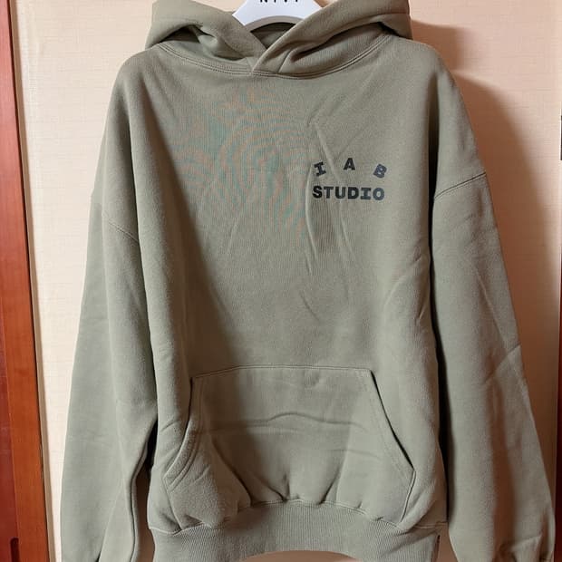 IAB studio 아이앱 스튜디오 후디 올리브 L 판매합니다 !