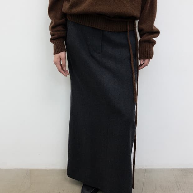 르917 울 테일러드 스커트