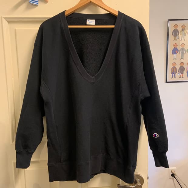 챔피온 리버스위브 딥브이넥 스웻