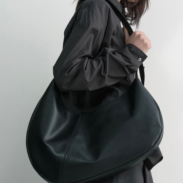 스튜디오 테이블 크레페 숄더백