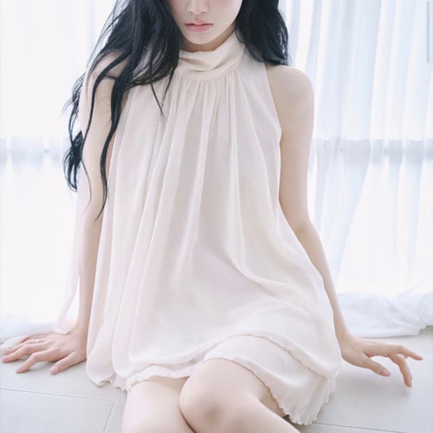 레이즈미야 유이 러플 블라우스 피치핑크