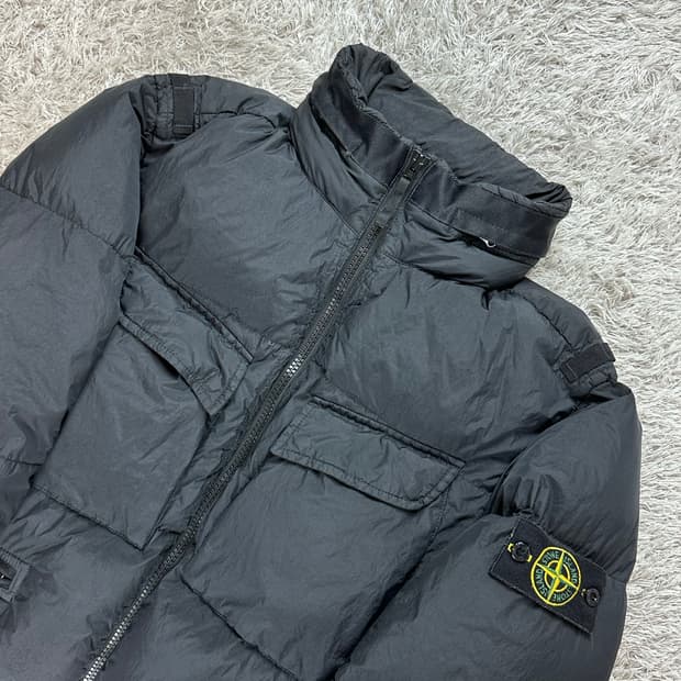 [M] 백화점판 정품 스톤아일랜드 23FW 크링클랩스 논후드 패딩