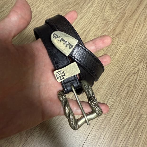Enfants riches deprimes og belt