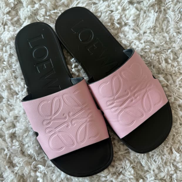 로에베 가죽 슬리퍼