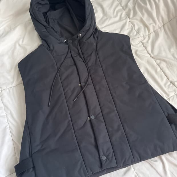 COS 패디드 후드 베스트 [OS]